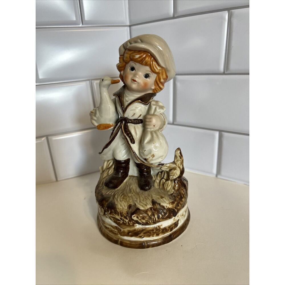 Vintage music box With Little Boy And Duck - The Way We Were - Picture 2 of 9